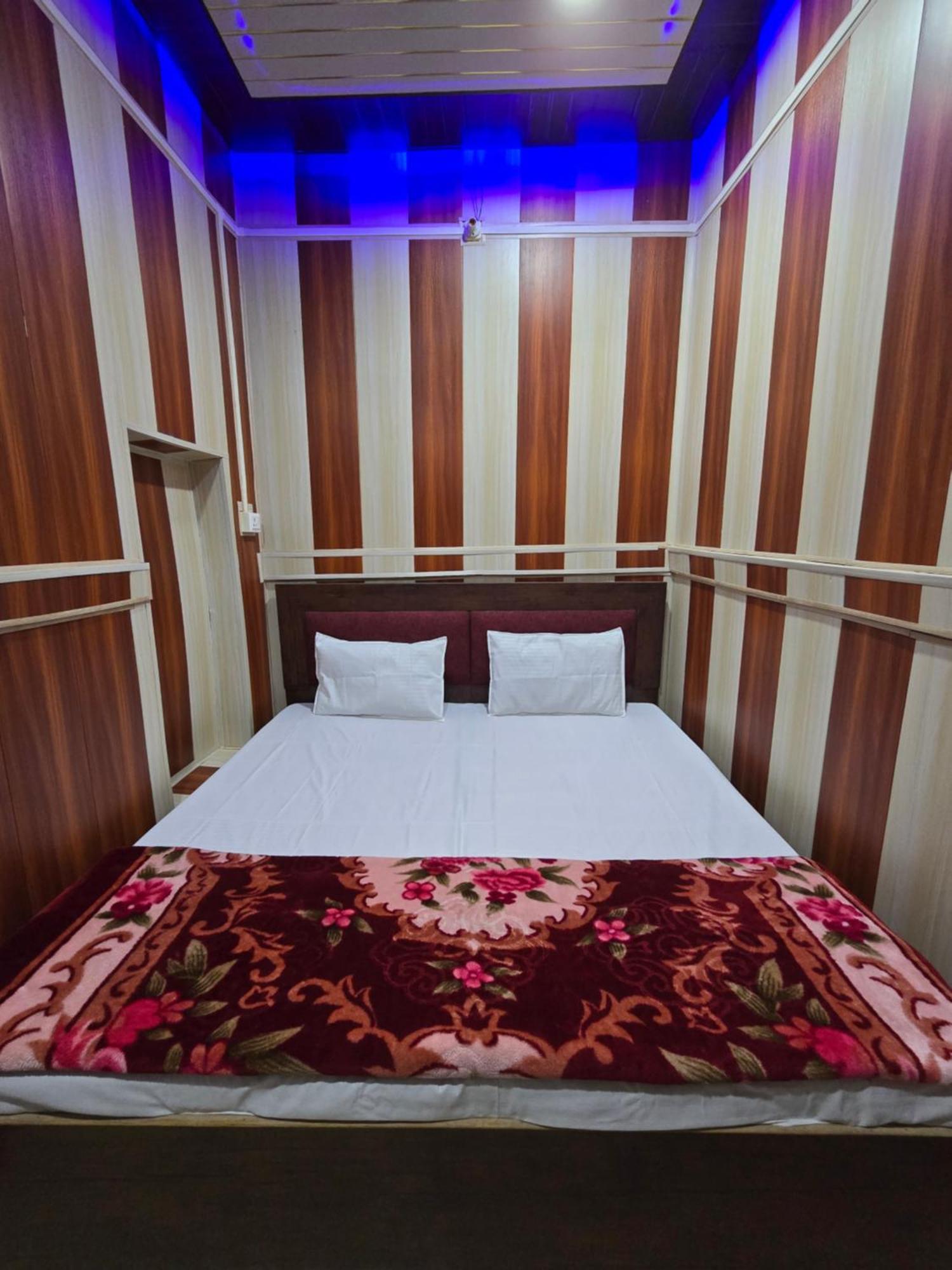 Ramlala Paying Guest House Stay Just 100M From Saryu Ghat, Ayodhya Екстериор снимка