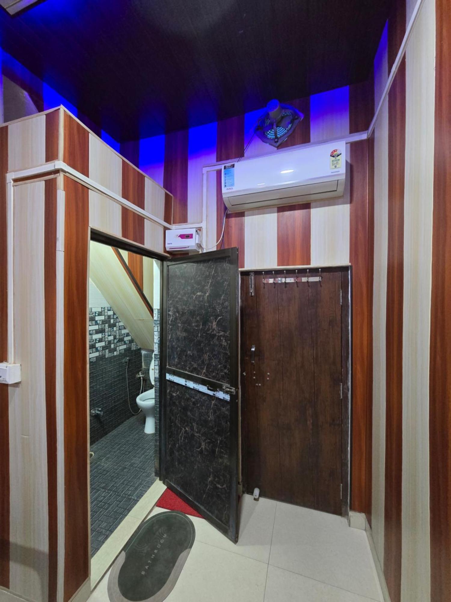 Ramlala Paying Guest House Stay Just 100M From Saryu Ghat, Ayodhya Екстериор снимка
