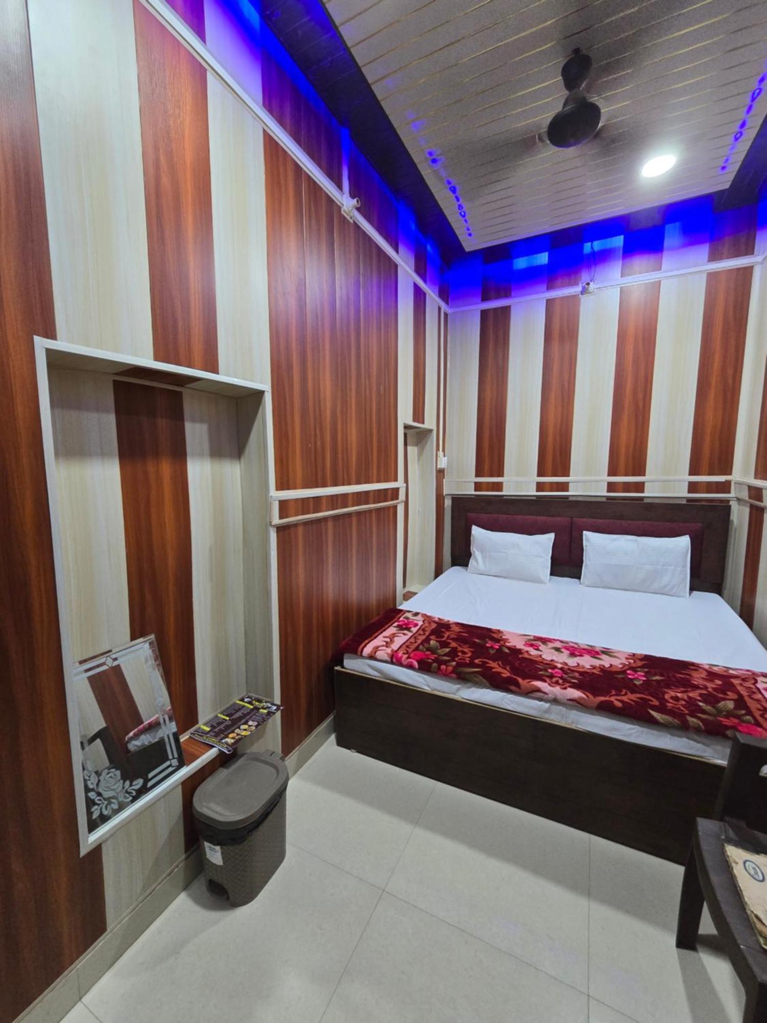 Ramlala Paying Guest House Stay Just 100M From Saryu Ghat, Ayodhya Екстериор снимка