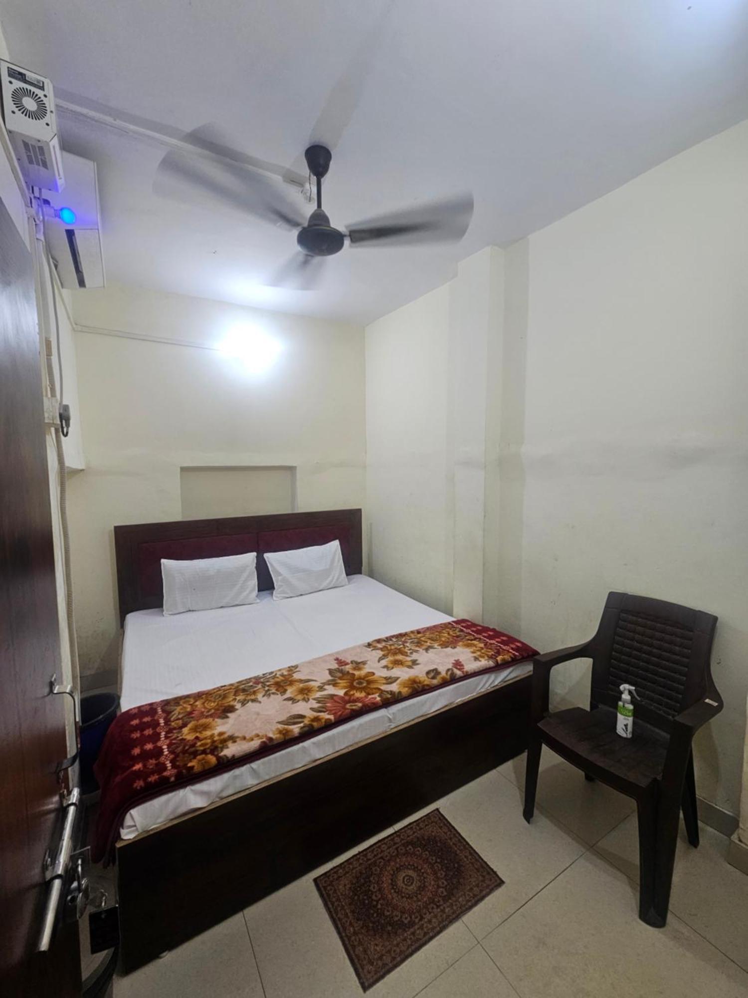Ramlala Paying Guest House Stay Just 100M From Saryu Ghat, Ayodhya Стая снимка