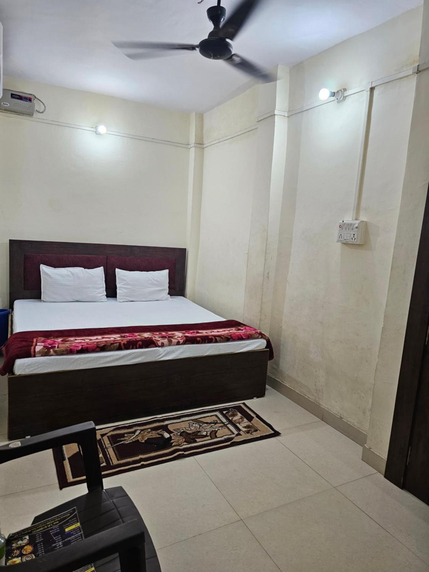 Ramlala Paying Guest House Stay Just 100M From Saryu Ghat, Ayodhya Екстериор снимка